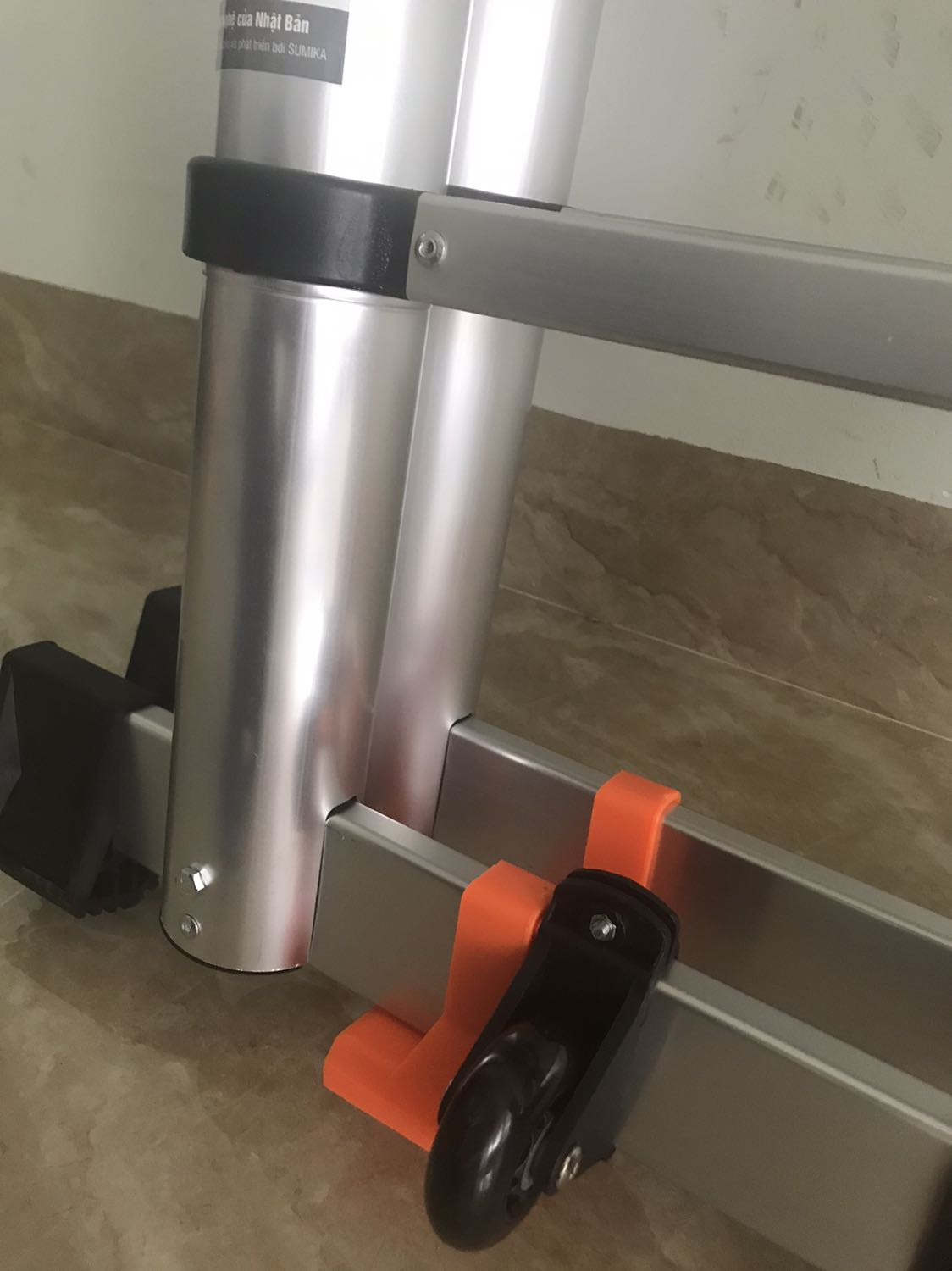 - Giao hành cực nhanh
- Giao hàng nhiệt tình, sẳn sàng đổi địa điểm khi khách yêu cầu
- Hàng lắp ráp dễ, một số chỗ hơi khó tí nhưng nhìn chung ổn
- Thang đứng vững, yên tâm.
- Chiều cao thang phù hợp với gia đình