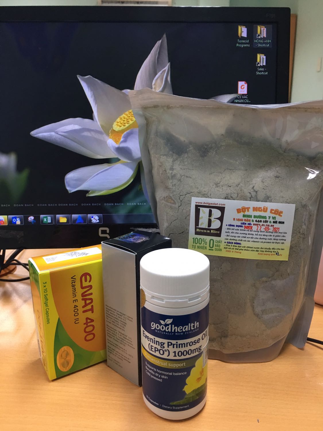 Mình thấy bột đậu uống cũng đc, nghe mùi rang hơi cháy tí. Uống xong cảm giác lợn cợn còn đọng lại nhưng do bột thiên nhiên 100% nên chắc không sao. Hy vọng sẽ đẹp.