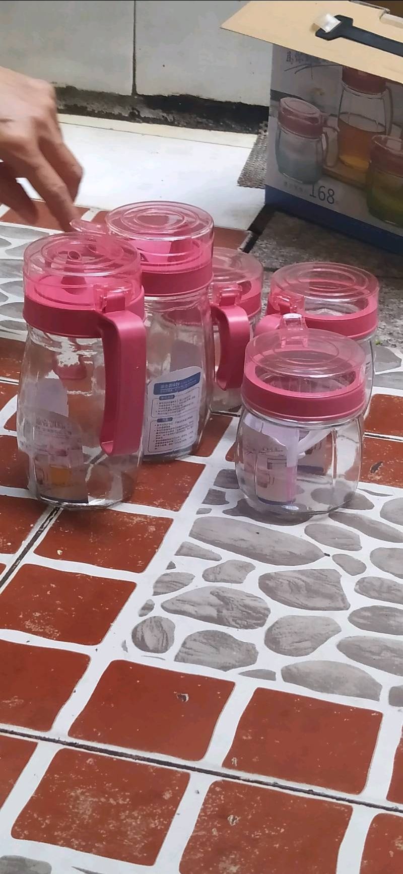 giao hàng cực kì nhanh luôn, giao đúng mẫu mô tả, lần đầu mua ở shop nhưbg rất ưng ý, đẹp đúng mẫu nha mn