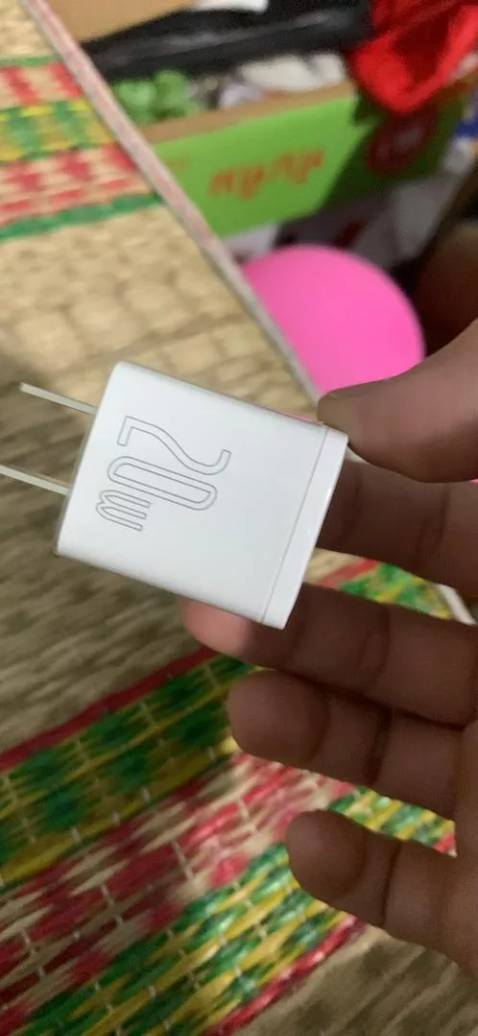 Củ sạc tốt. Đầu cứng cáp. Đầu cắm chắc chắn. CẮm nhận ngay sạc khá nhanh. shop gói hàng cẩn thận