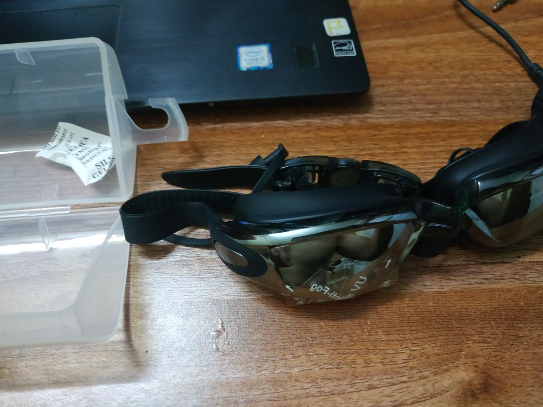 sản phẩm đẹp nhìn  rất chắc chắn nói chung đúng như hình có cả bịt tai nữa. bền thì phải sử dụng 1 thời gian mới biết đc