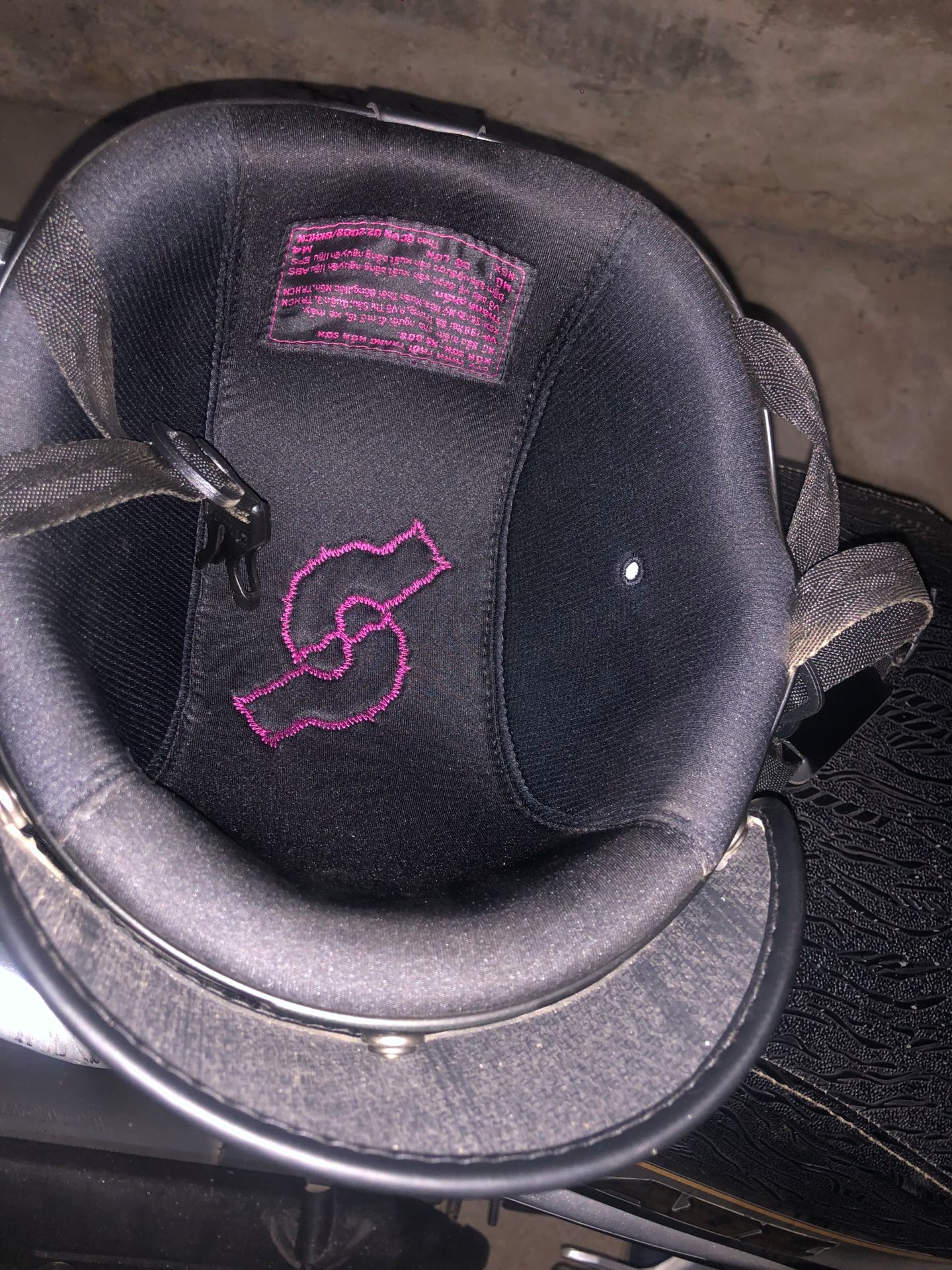 Mũ đẹp, chắc chắn, chất lượng, giao hàng nhanh, đóng gói cẩn thận. Đánh giá năm sao cho shop và tiki Mũ đẹp, chắc chắn, chất lượng, giao hàng nhanh, đóng gói cẩn thận. Đánh giá năm sao cho shop và tiki