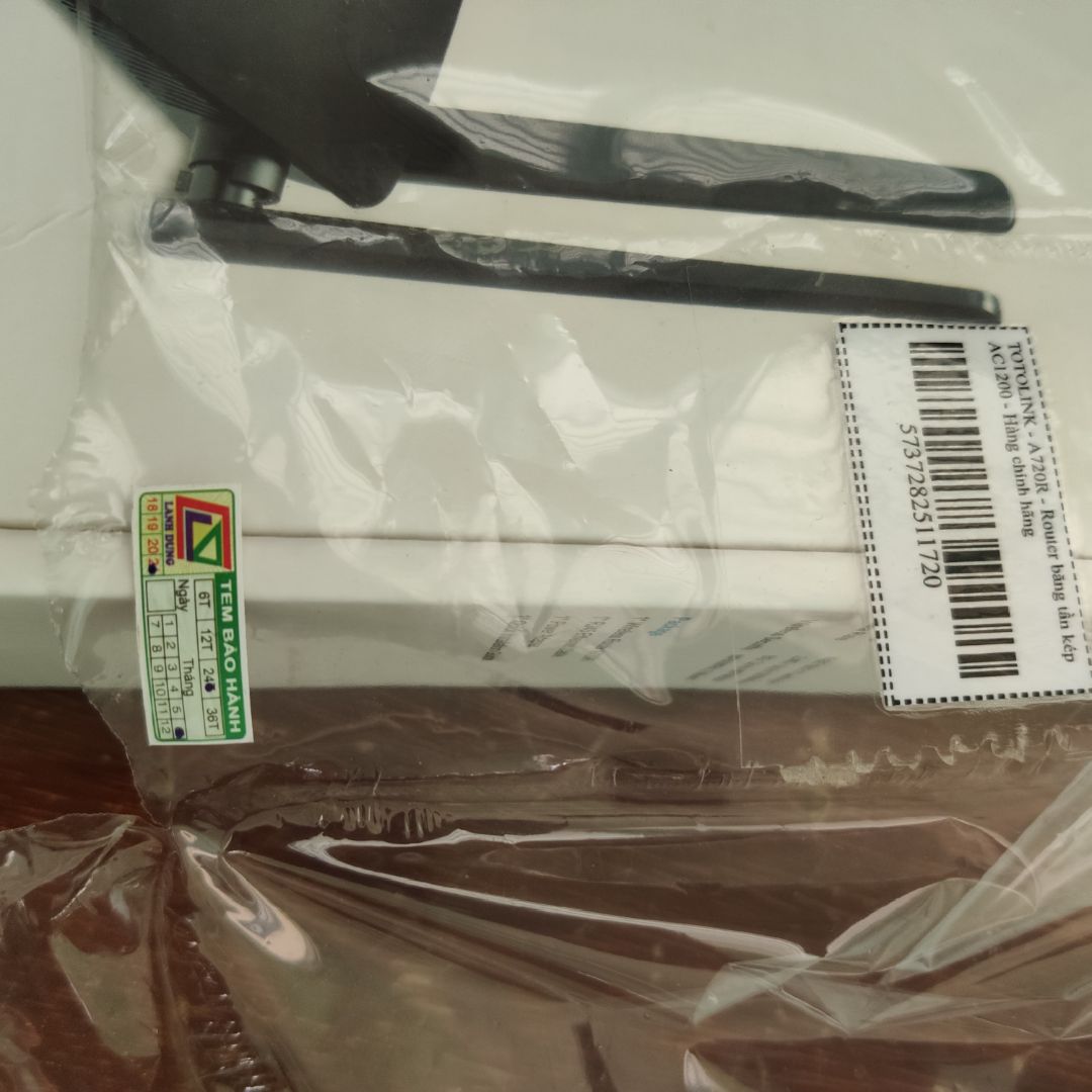 Giao hàng nhanh, sản phẩm tốt (cách 20m vẫn bắt song khoẻ trên băng tần 5GHz), dễ cài đặt, sử dụng
Chỉ không hiểu tem bảo hành mà lại dán lên seal thì như kiểu nhà bán hàng muốn đánh đố người dùng làm s mở sản phẩm mà k làm rách seal v