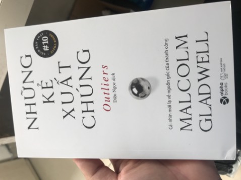 Sách đẹp nhưng đóng gói không tốt dẫn đến gốc sách bị nhăn 1 ít nhưng vẫn cho shop 5 sao, hy vọng lần sau shop sẽ khắc phục