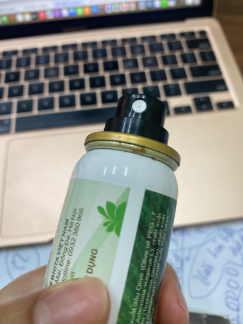 Ship nhanh. Lần đầu mình mua nhưng mà mở nắp thấy hoen gỉ vs hơi bẩn ở phần đầu vòi xịt