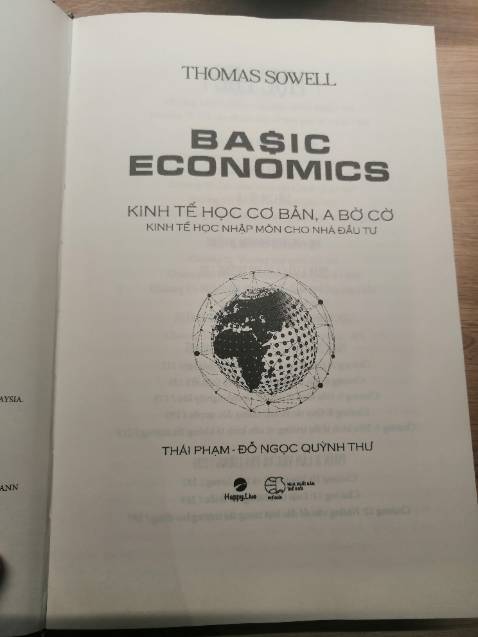 Sách cực hay về kinh tế vĩ mô. 

Dù bạn đang hoạt động trong lĩnh vực kinh doanh, đầu tư thì những kiến thức về lạm phát, lãi suất, giá cả, quy luật cung - cầu đều cần thiết. 

Sách giao hàng nhanh, cho shop 5 sao!