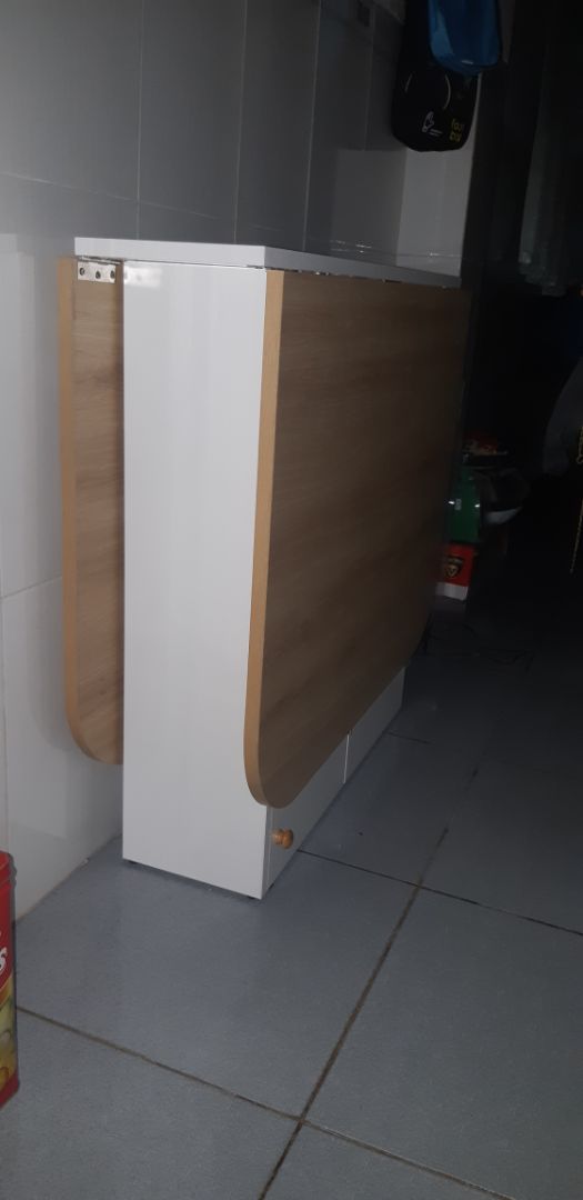 Bàn đẹp và chắc chắn. Shop bán hàng và đóng gói rất cẩn thận. Hàng chất lượng mọi người nên mua.