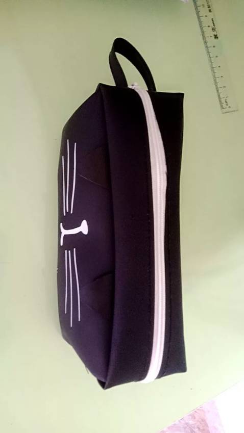 Hộp đựng bút đẹp , bền , bé nhà mình rất thích . Lâu lắm rồi mới mua hàng trên tiki lại , tiện thể đánh giá sản phẩm cho shop luôn . Cảm ơn tiki nhiều