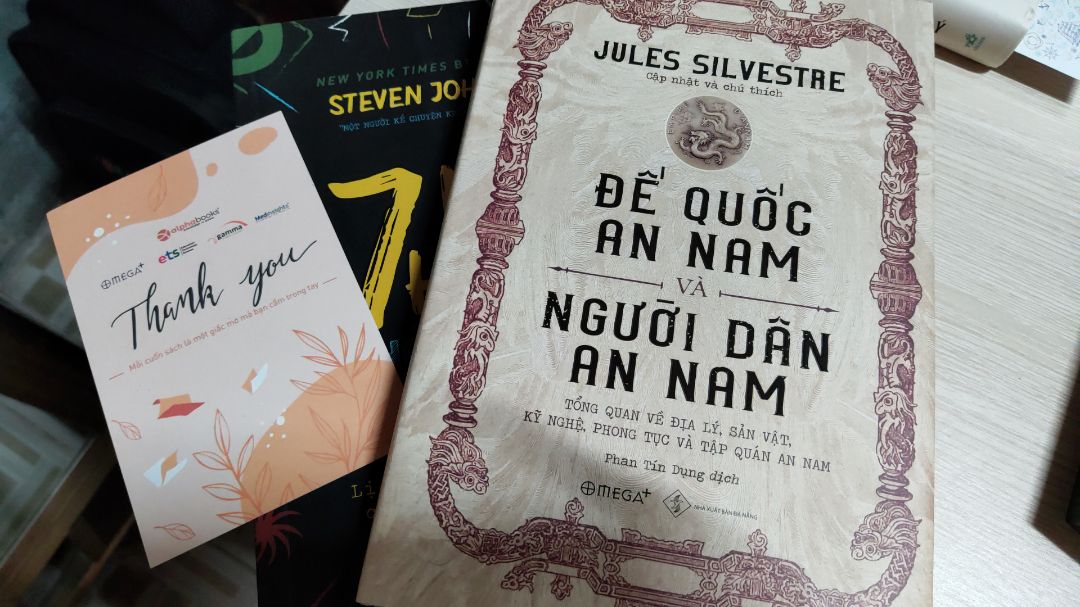 Mặc dù thời gian giao hàng hơi lâu, nhưng khi nhận được hàng thì cảm thấy sự chờ đợi thật đáng giá. Shop đóng gói vô cùng cẩn thận, sách mới, đẹp và có thư cảm ơn, cảm thấy ấm lòng ghê.