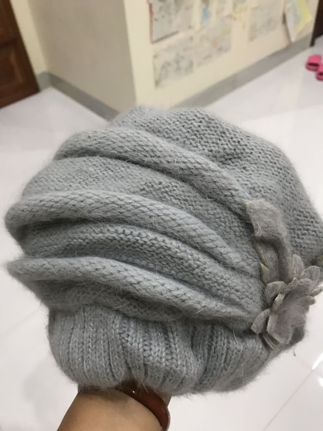 Giao hàng kh đúng mẫu, chất len tệ lắm, nhão , sút  chỉ đan , 
Sản phẩm kh hài lòng chút nào