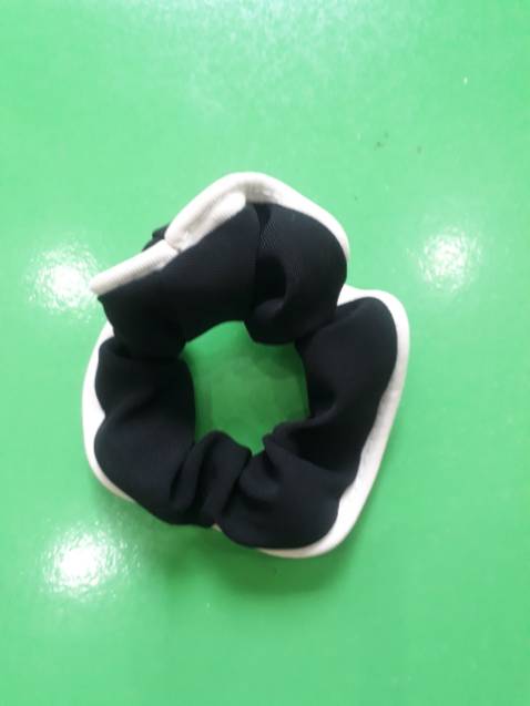 dây buộc tóc NASI đẹp lắm nha, giá rẻ, giao hàng nhanh, gói hàng cẩn thận. Tuyệt vời!