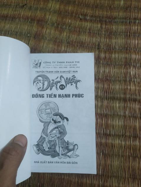 Bìa tập 5 bên trong tập 11 là sao vậy shop