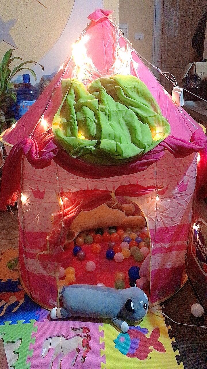 Khăn này mình đã mua nên mình biết. 
Khăn để trang trí cho đẹp thêm thôi chứ k phải khán ấm nha các bạn
Ok Sop!