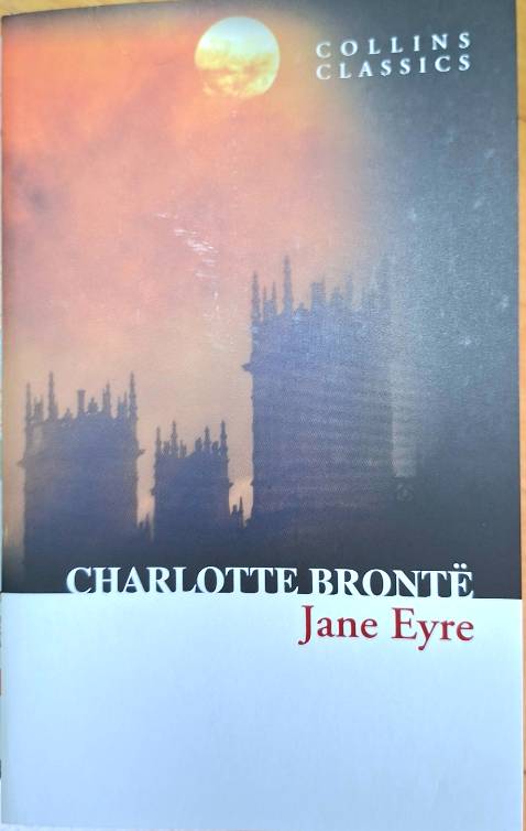 Bìa không giống trong ảnh, gáy sách dán hơi nhăn giấy, còn lại thì ổn, sách giao nhanh, đúng hẹn