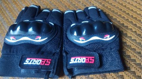 Đúng mẫu, vừa vặn, mang ấm, mềm mại. Giao hàng nhanh vô cùng.