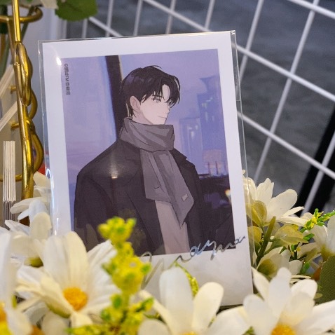 Tiki lúc nào cũng đóng gói kỹ càng hết á, bọc sách phụ kiện kèm theo cũng rất kỹ. Giá mua sách trên đây cũng rất mềm nữa