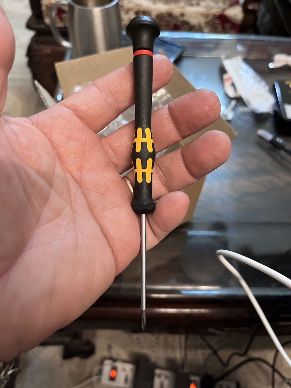 Sản phẩn rất chắc chắn, đẹp, có điều mua ba sản phẩm của Phuthai Tech thì chia làm hai đơn hàng, phiền hà chút.