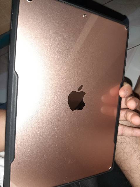 Ốp lưng vừa, đẹp, có chống sốc.