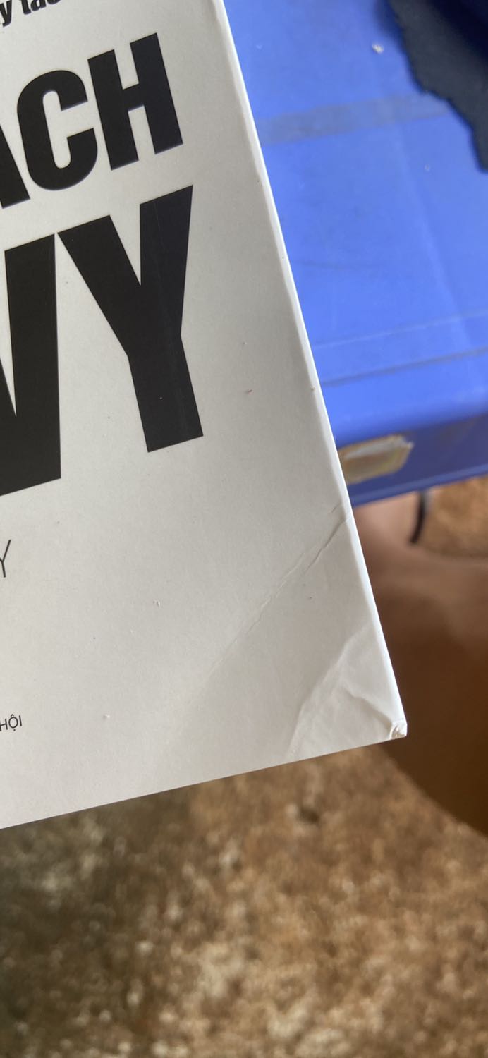 Shop gói hàng chán quá, sách quan trọng nhất là cái mép cái lề mà gói không cẩn thận để trong quá trình vận chuyển móp méo hết