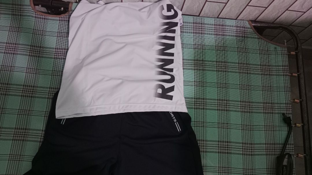 chất liệu vải của áo hơi thô mặc vào hơi nóng
còn tem mác đầy đủ ok quần thì vải mát dày dặn tốt size chuẩn mặc lên vừa ôm chuẩn dáng
còn áo thì k ưng lắm tạm chấp nhận ĐK chất liệu vải của áo hơi thô mặc vào hơi nóng
còn tem mác đầy đủ ok quần thì vải mát dày dặn tốt size chuẩn mặc lên vừa ôm chuẩn dáng
còn áo thì k ưng lắm tạm chấp nhận ĐK