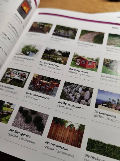 Sách màu đẹp, chỉn chu, nội dung bắt mắt, hình thức đẹp