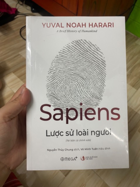 Được Bill Gates giới thiệu, được nằm trong giá sách của RM trưởng nhóm BTS. Là cuốn sách được dịch ra 65 thứ tiếng, 23tr bản đã đc bán ra trên thế giới. 2 câu thôi là thấy tầm cỡ :)))) Sách được bọc sạch sẽ, giao hàng siêu nhanh, 7 tiếng là tới. Tặng sốp 5 sao 🩷