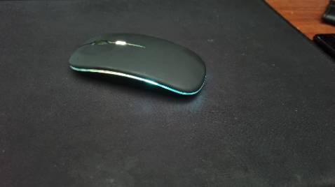 Sản phẩm đúng như mô tả, nhưng độ DPI không được ok, hay bị nhảy chuột kho ở mặt bàn gỗ trơn nhẵn. Nói chung thì so với tầm giá là ok. Nhưng ko phù hợp cho tác vụ cần độ chính xác di chuột nhiw thiết kế, chơi game