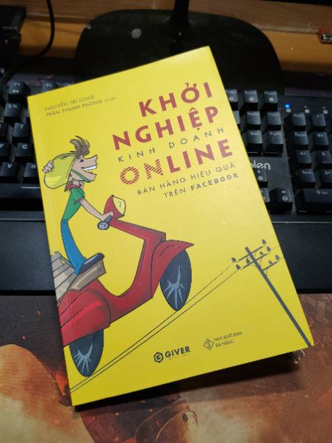 Lần đầu biết đến anh Trần Thanh Phong qua quyển sách này , phải nói là rất biết ơn những gì anh đã chia sẻ . rất dễ hiểu và thực tế để mình có thể từng bước áp dụng theo khi mới tập tành bán online . nói thật là nhận được quá nhiều lợi ích kèm theo không chỉ với nội dung quyển sách này mà còn được anh giới thiệu , chia sẻ thêm về những lớp học và những đầu sách để mình tìm học và hiểu về kinh doanh không rủi ro để có đủ nền tảng kiến thức . em sẽ sớm mua đủ bộ sách của anh ạ. một lần nữa cảm ơn Anh rất nhiều.