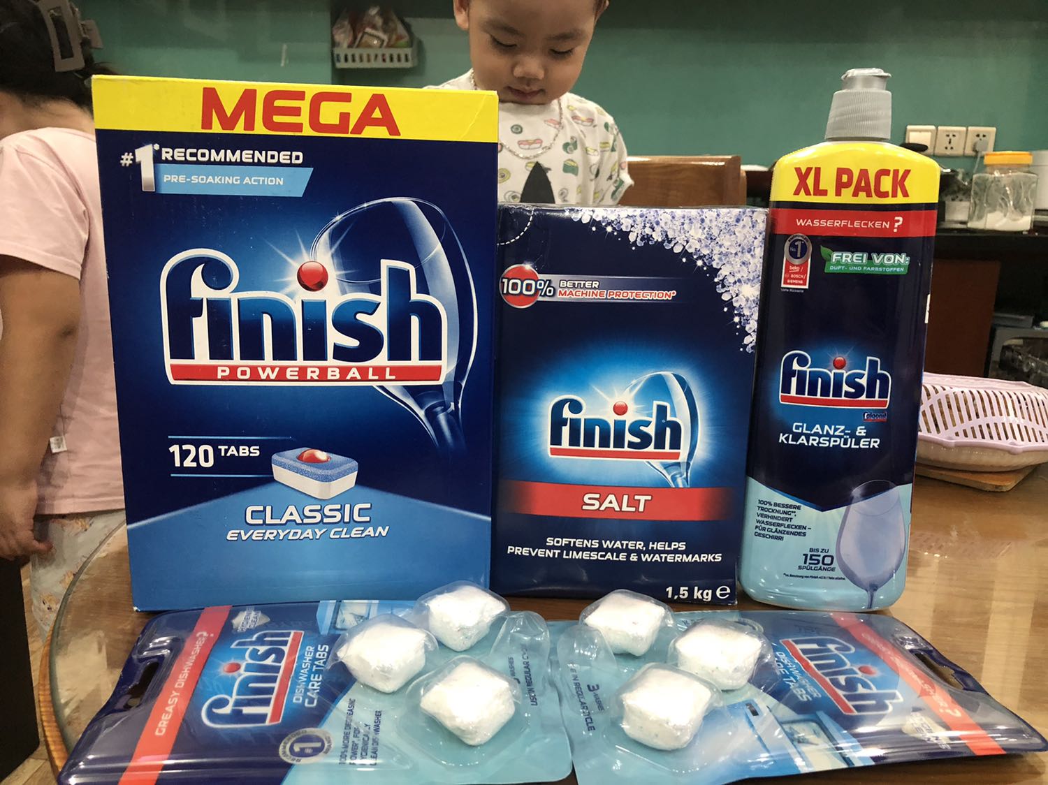 Tuy giao hàng hơi lâu nhưng nhận hàng thì khá ưng,đóng gói cẩn thận và giá phải nói rẻ nhất cõi mạng,dùng hết sẽ tiếp tục ủng hộ shop