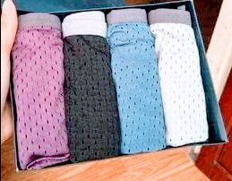 mới nhận sản phẩm,  có chút nhận xét như sau
- mình mua của shop titino vì thấy có nhiều phản hồi tốt.
- về tổng quan là ổn, mua đúng đợt km nên giá cũng rẻ
- quần giống ảnh, chất liệu tốt hơn mình tưởng. mềm, co dãn tốt.
- mỗi tội nv giao hàng của tiki chán quá, mình cần gấp nên đặt gói ship nhanh, nhưng nv tìm đường không được nên cáu gắt, thái độ rất lồi lõm.
nói chung là sản phẩm ổn nhưng tiki nên chấn chỉnh lại bộ phận giao hàng nhé.