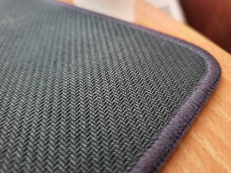 Hàng mới nguyên seal.
Đóng gói đẹp, có cao su chống trượt, đường may đẹp, chưa có gì phải chê.