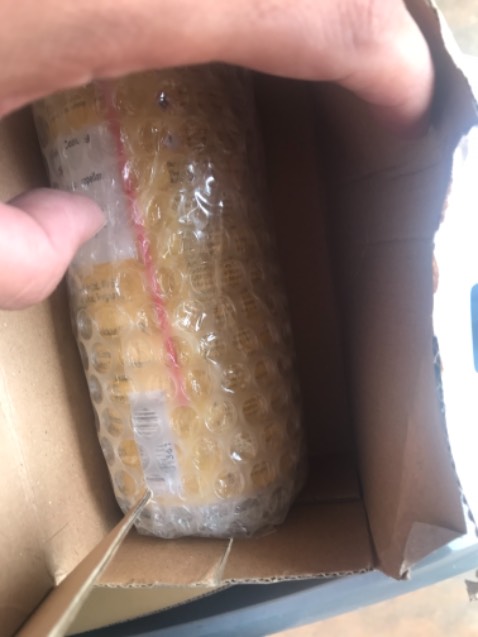 Không hiểu kiểu gì luôn. Mình đặt hai bình x 225k/bình = 450k. Lúc nhận hàng vẫn trả đủ 450k, mở ra được một bình.