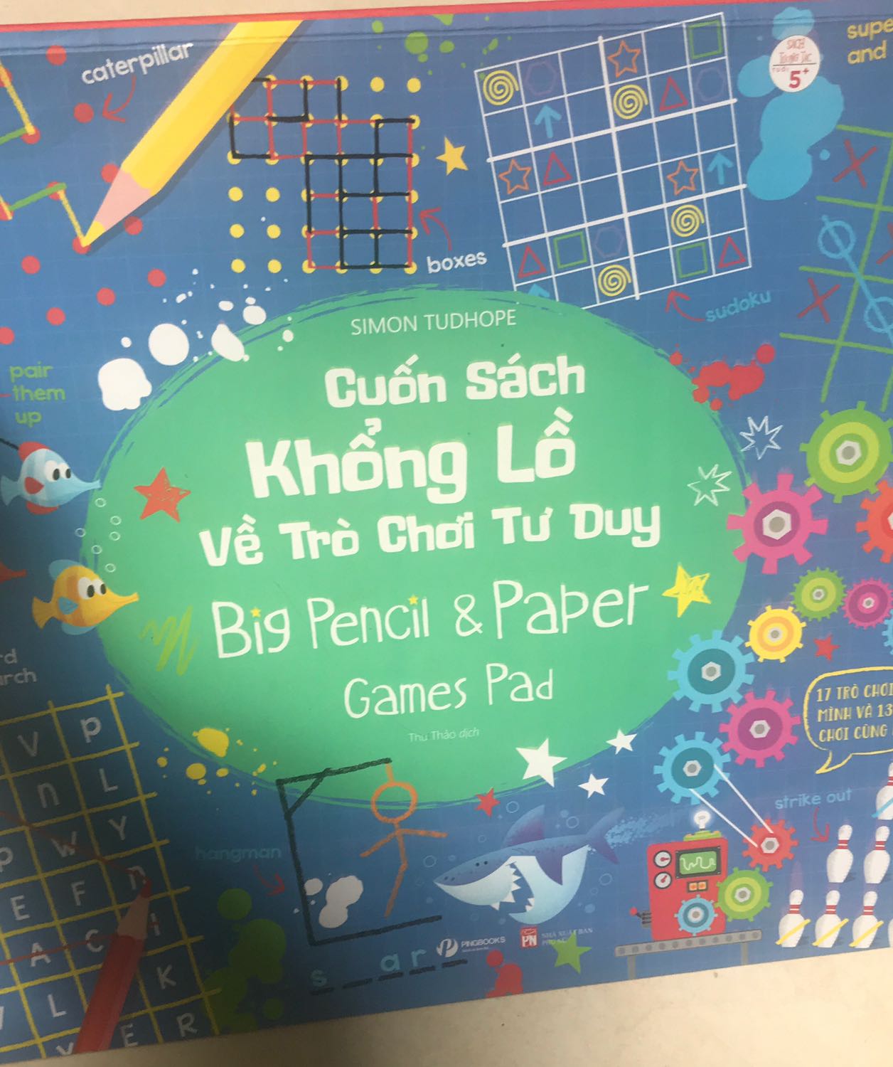 Sách hay, bố mẹ cùng chơi với con rất tuyệt. Có thể dựa vào các trò chơi trong sách và tạo ra thêm các kiểu tương tự, một dạng boardgame thú vị