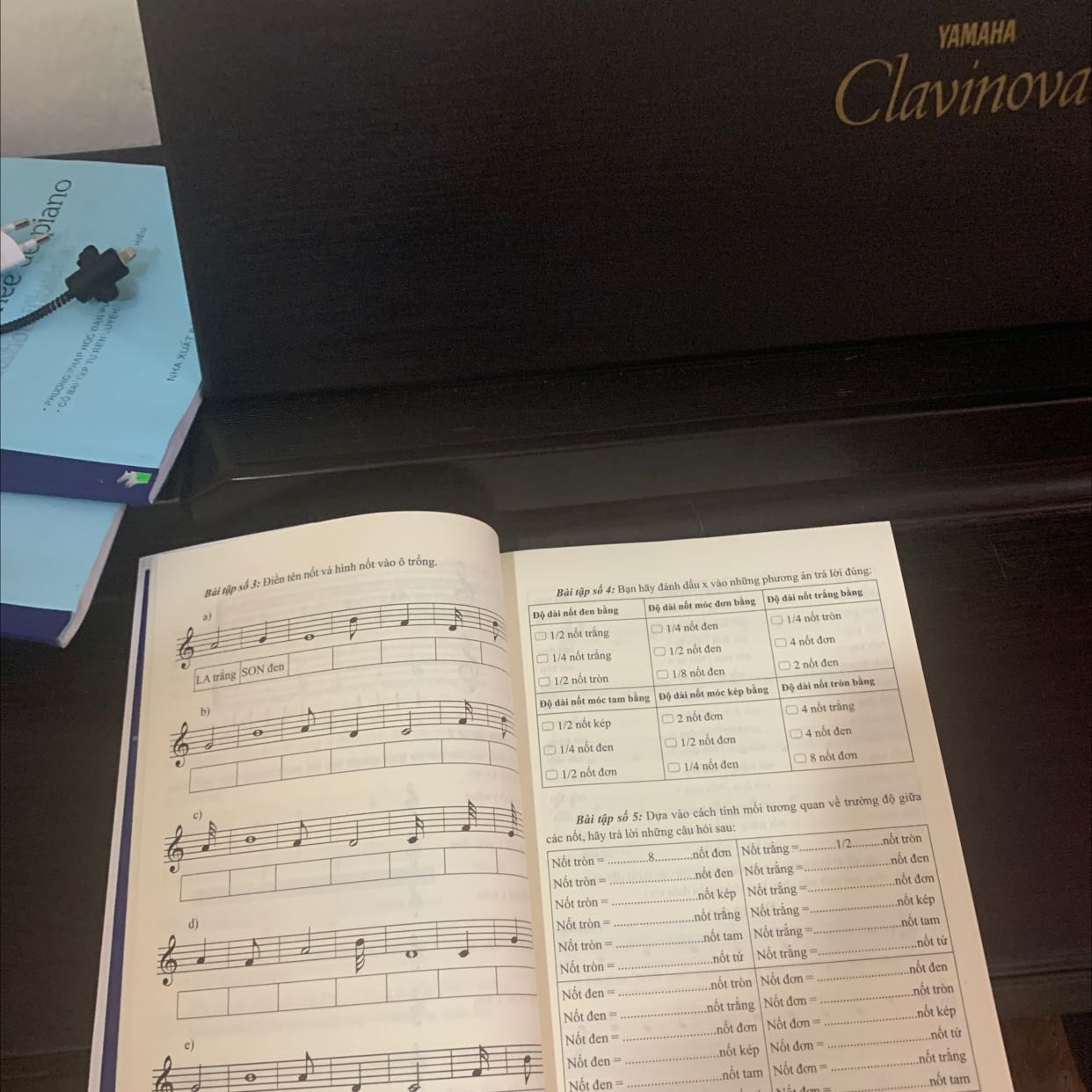 Bọc sách kĩ, giao hàng nhanh. Chữ in sắc nét, kiến thức cực chi tiết cụ thể. Có bài tập đi kèm rất hữu ích.