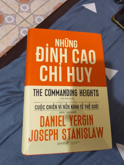 Sách cũ và khá bụi, túi bọc ngoài bụi bẩn quá trời, thôi thì đọc nội dung vậy