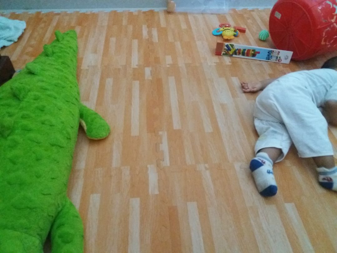 đúng yêu cầu. đẹp. cơ mà mở ra hơi có mùi nhựa 1 tí.