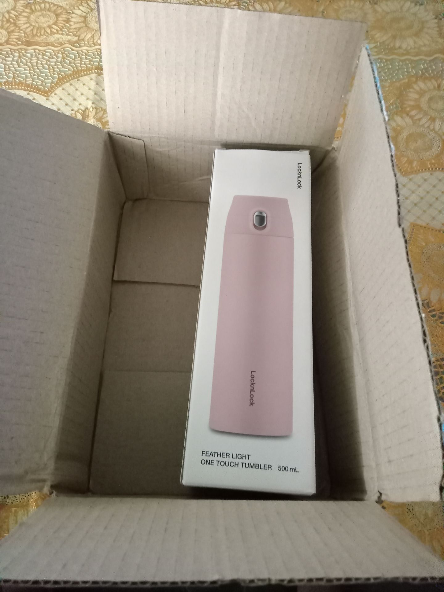 giao hàng nhanh,nhưng mà có điều hàng này là dễ vỡ nhưng shop không đóng gói bằng xốp hay gì đó để cố định khi chạy đường dòng hay rung lắc,chất liệu thì ok,nhưng không biết sài lâu sẽ như thế nào,mong shop cân nhắc