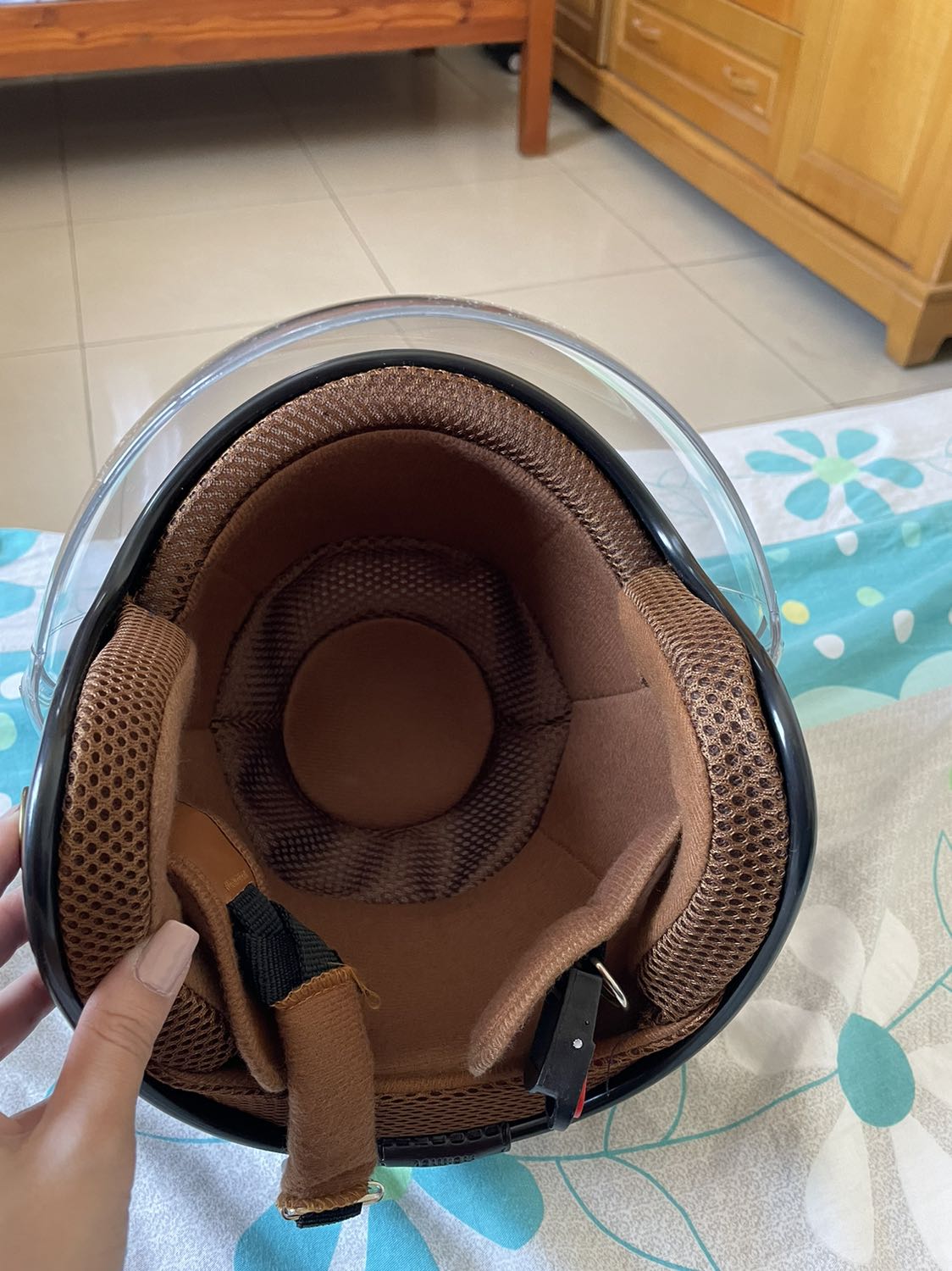 Giao nhanh nón đẹp nhưng có điều bị trầy xước nhẹ