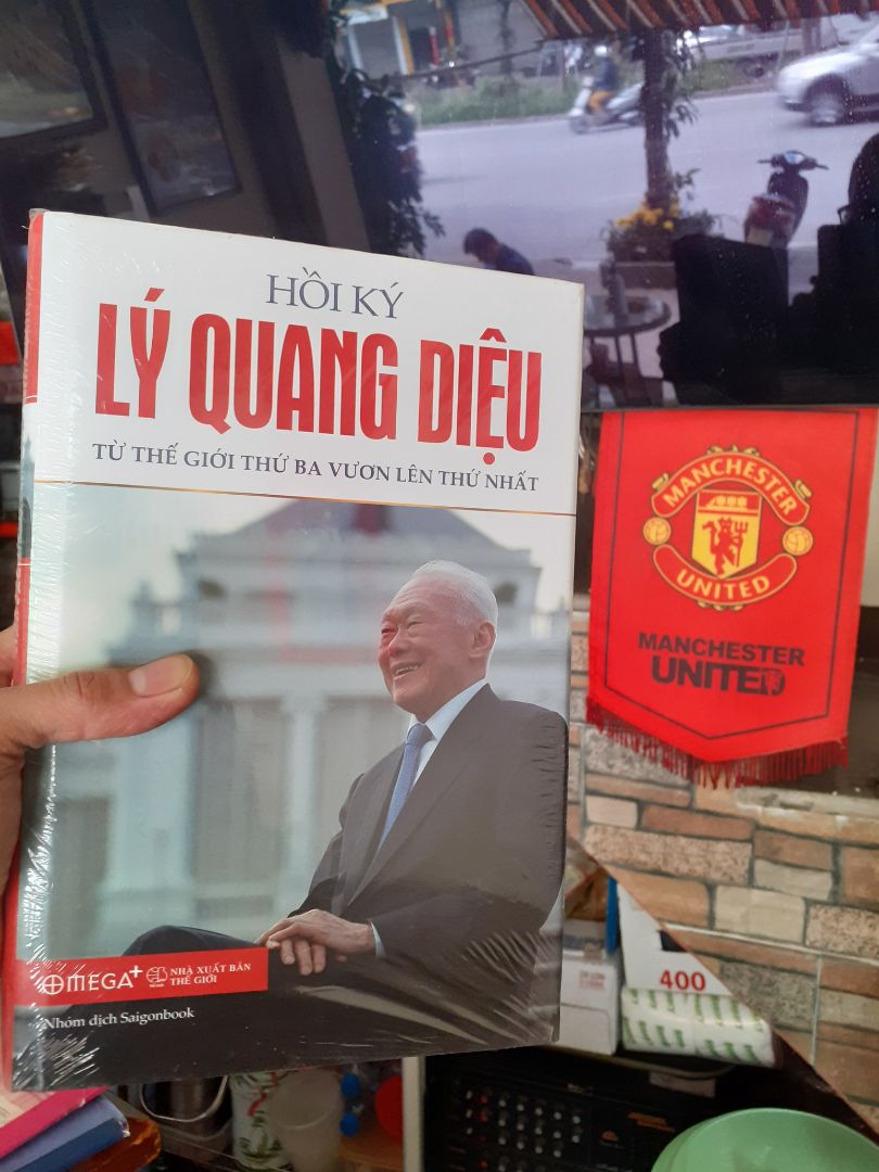 Sách bọc cẩn thận, giao nhanh. Tặng 5*