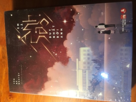 Bìa đẹp
Giao hàng đúng hẹn
Chất lượng in tốt
Tuy nhiên ko có lớp chống sốc nên gáy sách móp và bìa bị quăn mép 😢