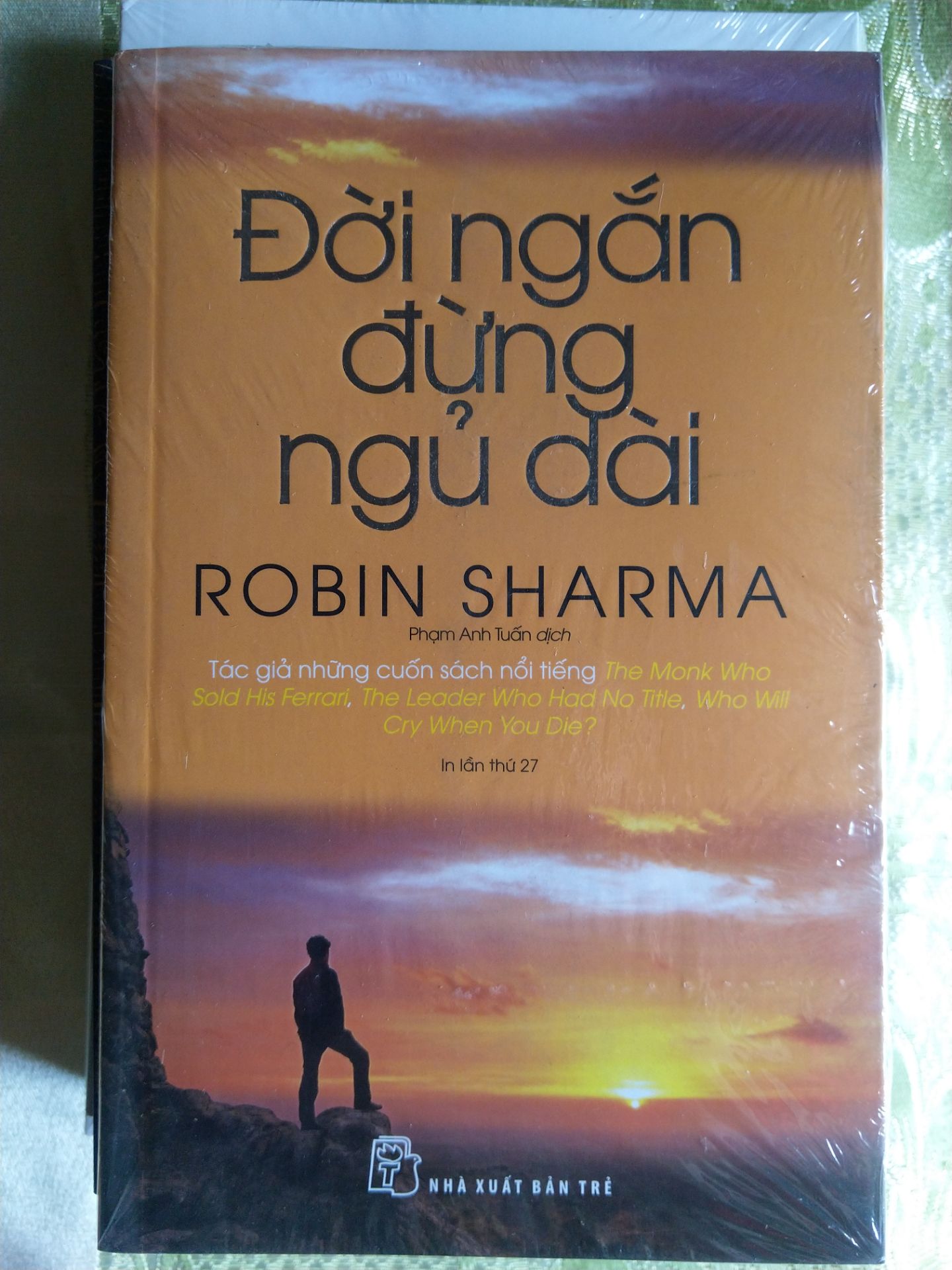 Giao hàng nhanh.
Sách đẹp, có cả 1 lớp bọc bên ngoài tránh dính bẩn trong quá trình vận chuyển.
*** Sách là tác phẩm kể về những bài học, nhận định của tác giả về những điều đơn giản trong cuộc sống đời thường của tác giả. Sách truyền cảm hứng và động lực cho tôi rất nhiều,  giúp tôi nhận ra nhiều điều thường ngày tưởng chừng là tự nhiên, hiển nhiên phải có lại là điều mình nên suy ngẫm và thay đổi thái độ nếu muốn phát triển.