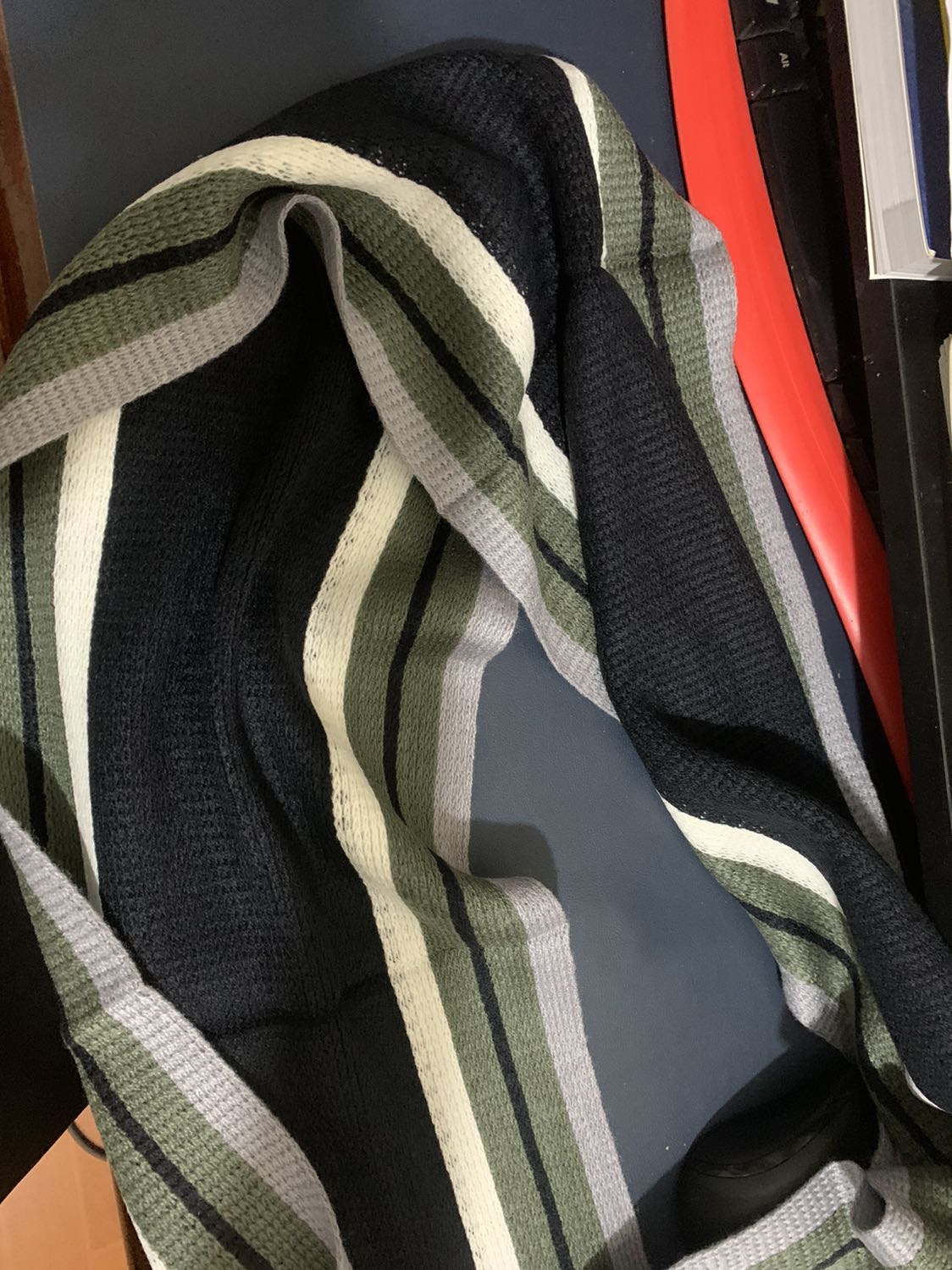 Khăn mỏng quá. Không giống ảnh mẫu