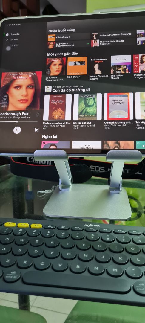 Đúng là TIKI NOW.
enter 8:15...10:05 đa nhận hàng 
Cứ theo hướng dẫn mà làm, kết nối IOS, Android box....chạy ào ào.
Play  Spotify, các phím volume,  next, pause hoạt động hoàn hảo...kết nối với Android Bõ...xem NetFlix,  YouTube...search  như trên máy lớn.
Vote cho TIKI NOW *****
Cho Logitech K380 ****
Highly recommend. Đúng là TIKI NOW.
enter 8:15...10:05 đa nhận hàng 
Cứ theo hướng dẫn mà làm, kết nối IOS, Android box....chạy ào ào.
Play  Spotify, các phím volume,  next, pause hoạt động hoàn hảo...kết nối với Android Bõ...xem NetFlix,  YouTube...search  như trên máy lớn.
Vote cho TIKI NOW *****
Cho Logitech K380 ****
Highly recommend.