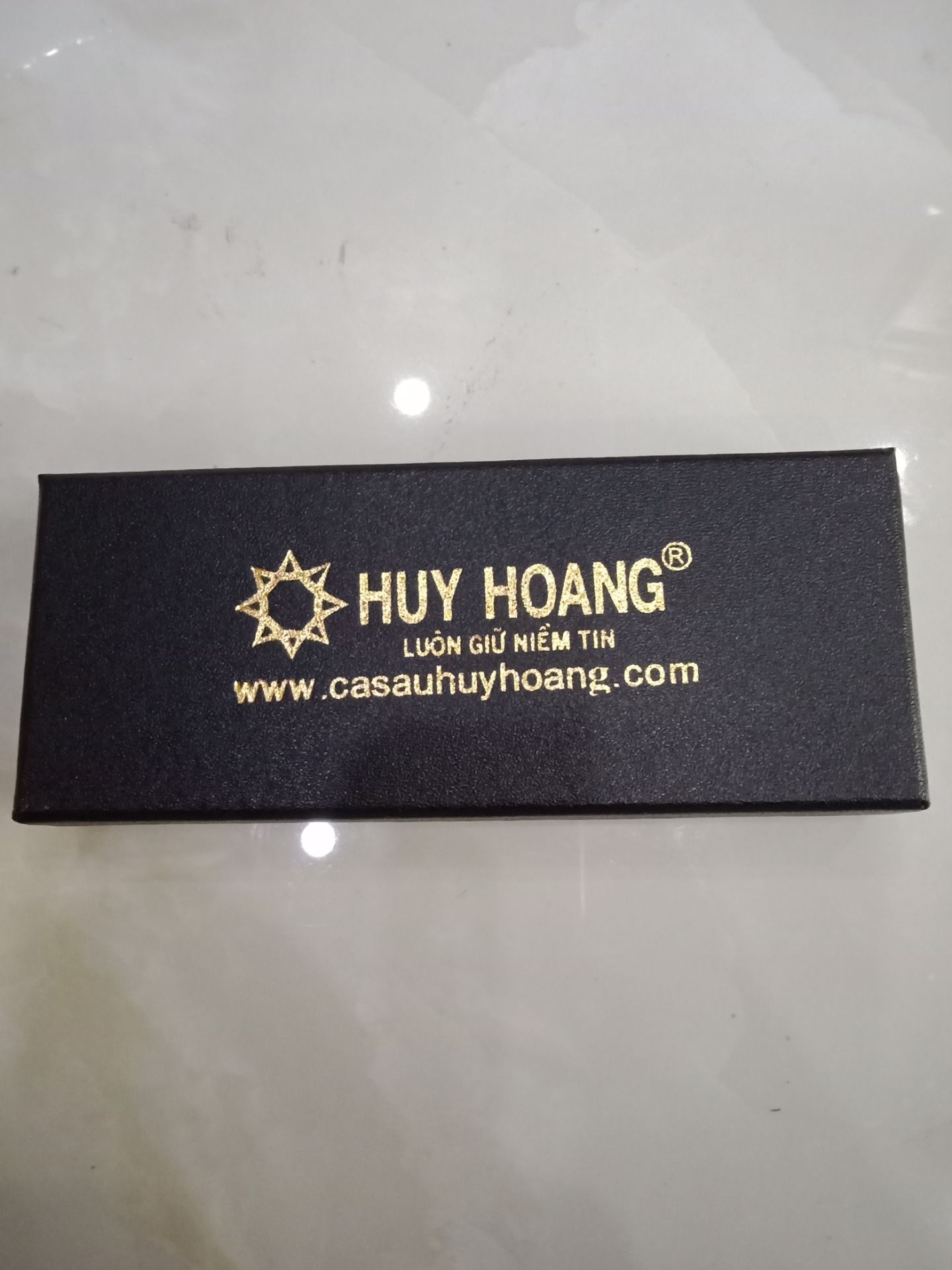 Dây đồng hồ làm bằng da thật rất đáng tiền