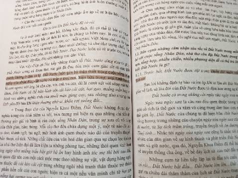 Phần văn học : Dùng cuốn này để mở rộng phần bình giảng tác phẩm thì ổn, cô bình rất hay, câu văn chặt chẽ, giàu cảm xúc. Phần phân tích thì không nhiều
Phần đọc hiểu, nlxh : đề hay + gợi ý chi tiết