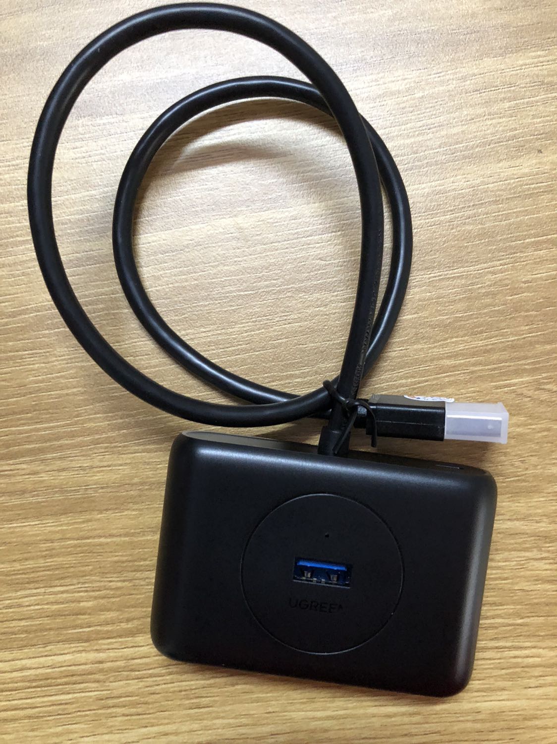 Usb hub xịn sò lắm mn ạ, cứng cáp chắc chắn, mình cần 4 ổ cắm usb thôi, loại này vừa đủ, gọn nhẹ. Cảm ơn Shop ❤️❤️❤️