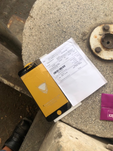 Giao hàng bị bể như này ai chấp nhận được