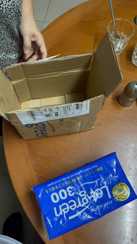 Tại sao combo lại chỉ có 1 gói khăn giấy