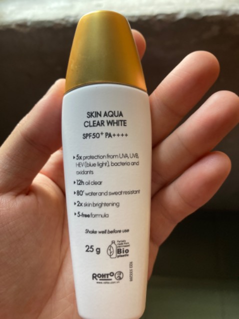 Giao hàng nhanh, thấm khá nhanh, nâng tông nhè nhẹ, dùng lần đầu hơi ngứa da một xíu. Tháng sau mua tiếp :))