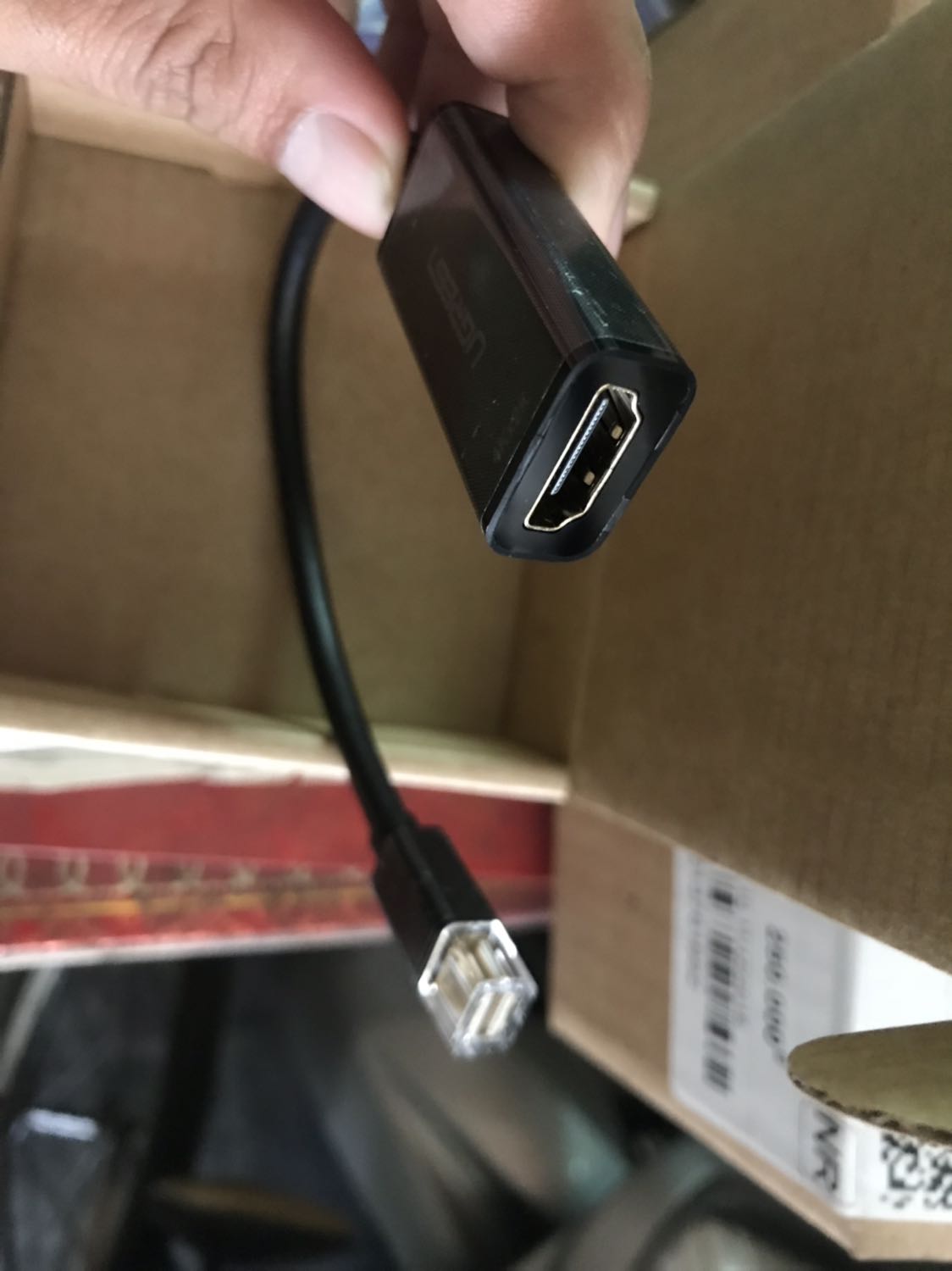 Hài lòng nhân viên giao hàng tiki nhiệt tình khi trả lời thắc mắc của khách hàng. Xin góp ý về sản phẩm nếu sợi dây này dài thêm 10cm nữa thì ok.